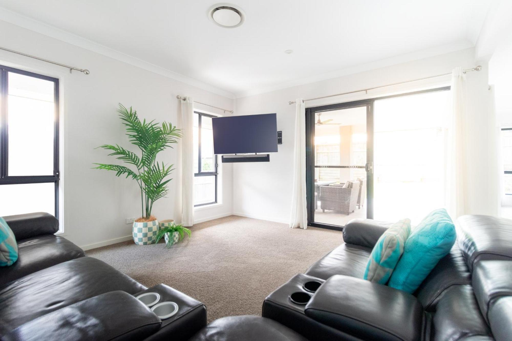Luxury Spacious 5 Bedroom Family Modern Villa Sleeps 10 Waterford 外观 照片